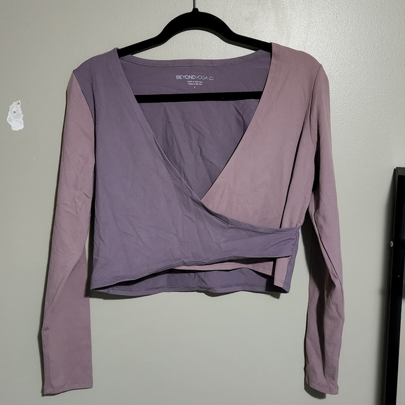 Beyond Yoga Long Sleeve Cropped Wrap Top - Picture 2 of 7